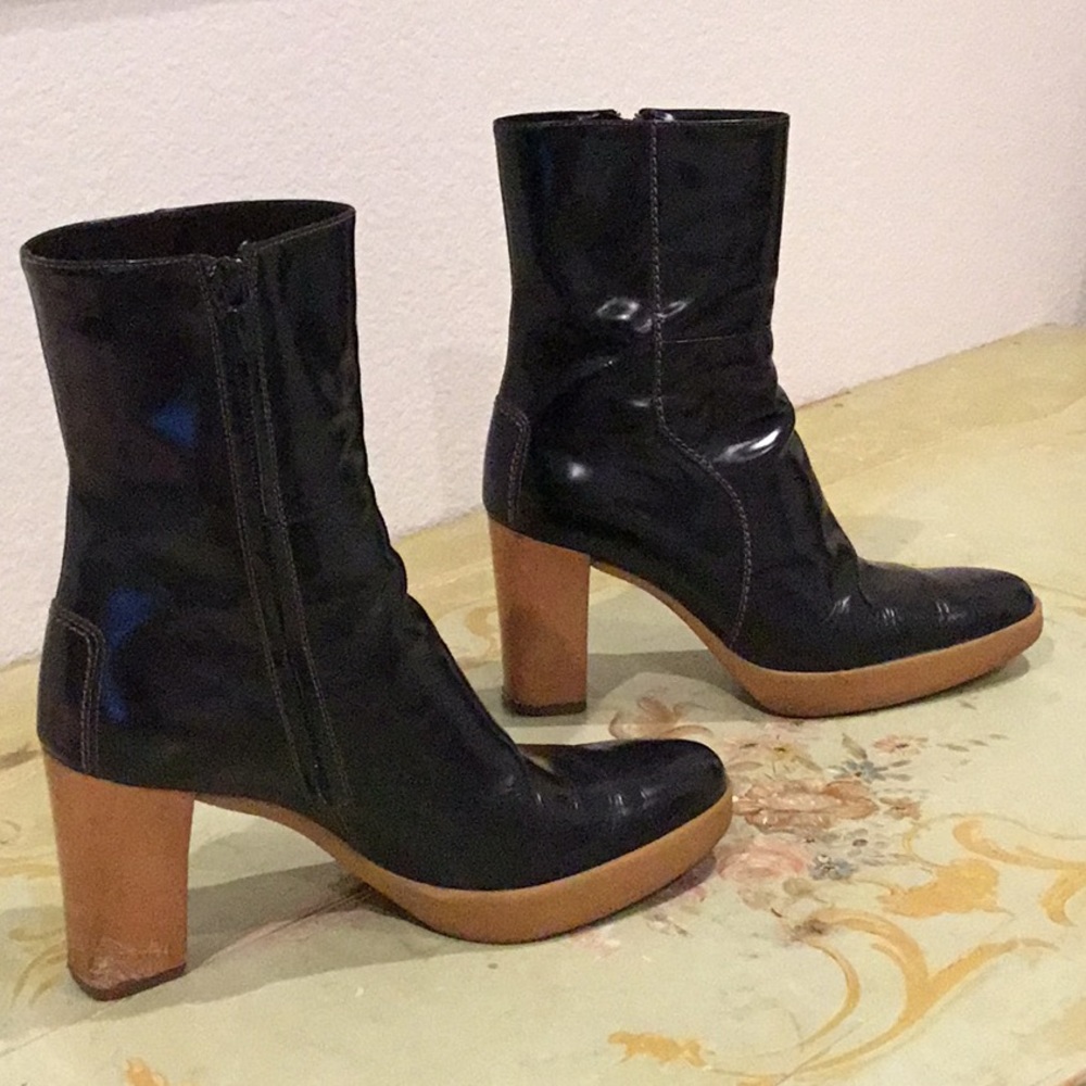 Tod’s Womens  black boots
